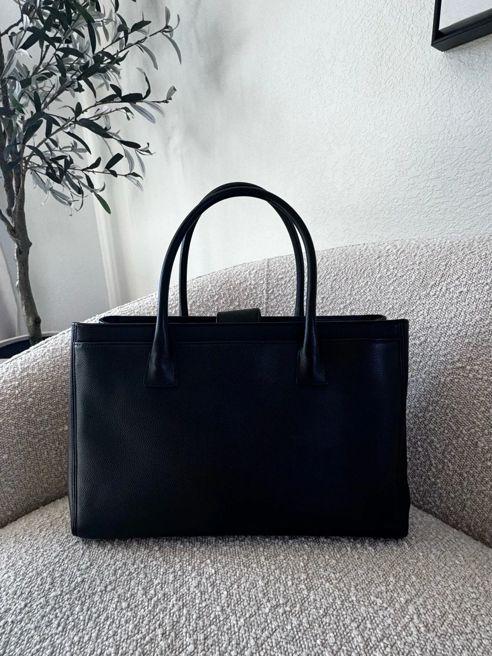 Chanel Cerf Executive Shopper Tote Bag in Black with Gold Hardware - Picture 2 of 10